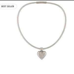 petit moments Irresistible Necklace in Silver